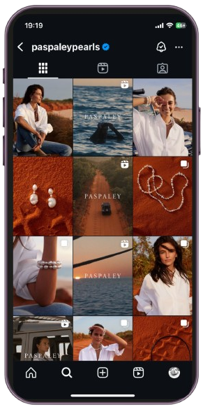 White_and_Black_Minimalist_Phone_Mockup_Instagram_Story-removebg-preview.png